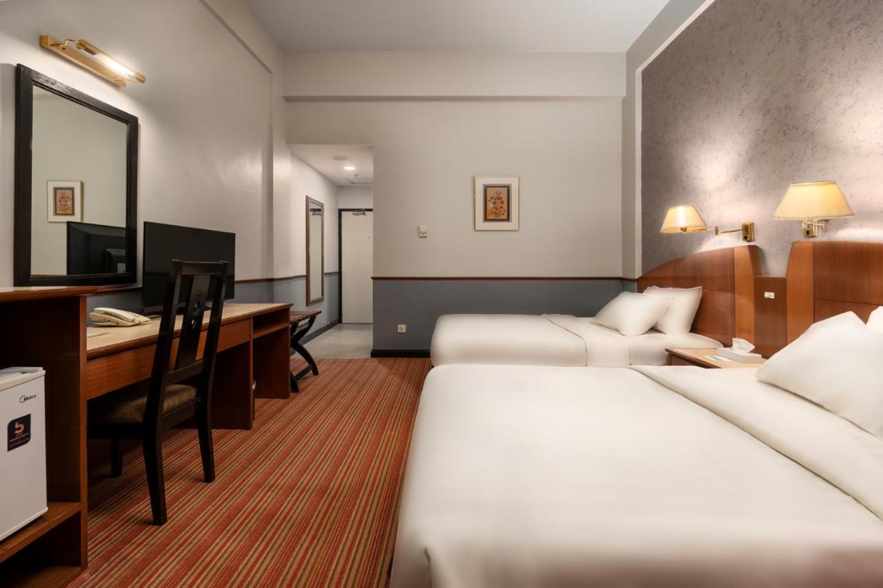 Merrida Hotel Кланг Екстер'єр фото