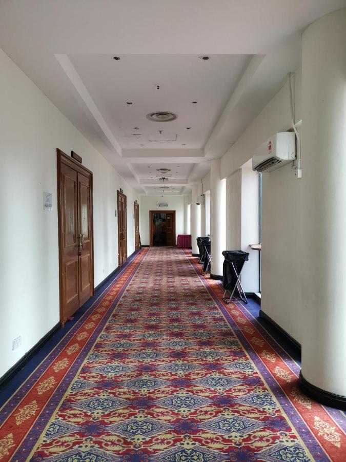 Merrida Hotel Кланг Екстер'єр фото